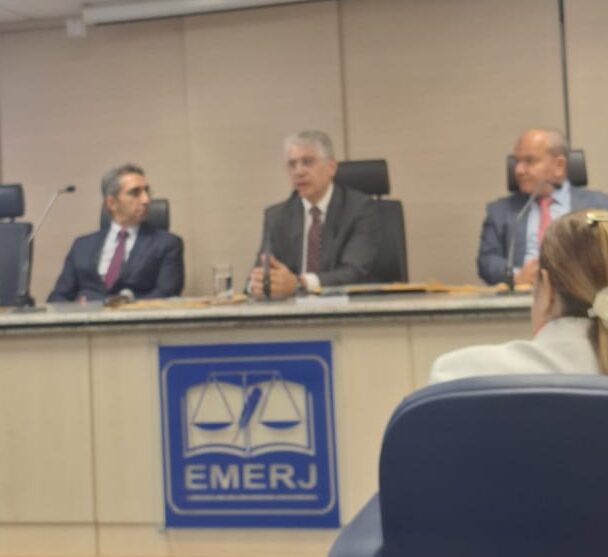 EMERJ diploma UFF POS DOUTORADO 2024 EMERJ diploma UFF POS DOUTORADO 2024